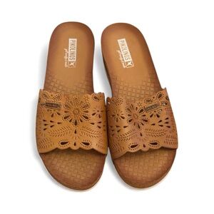 PIKOLINOS Women's Brown Cut-Out Sandals